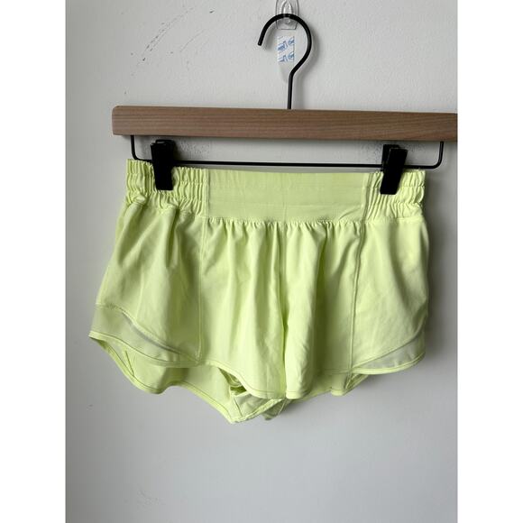Lululemon Hotty Hot Short LR Short 2.5" Size 6 Green NWT - Picture 6 of 8